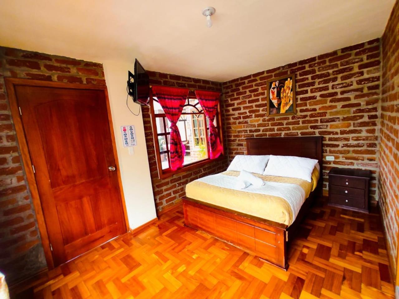 באניוס Hostal Viajero'S מראה חיצוני תמונה