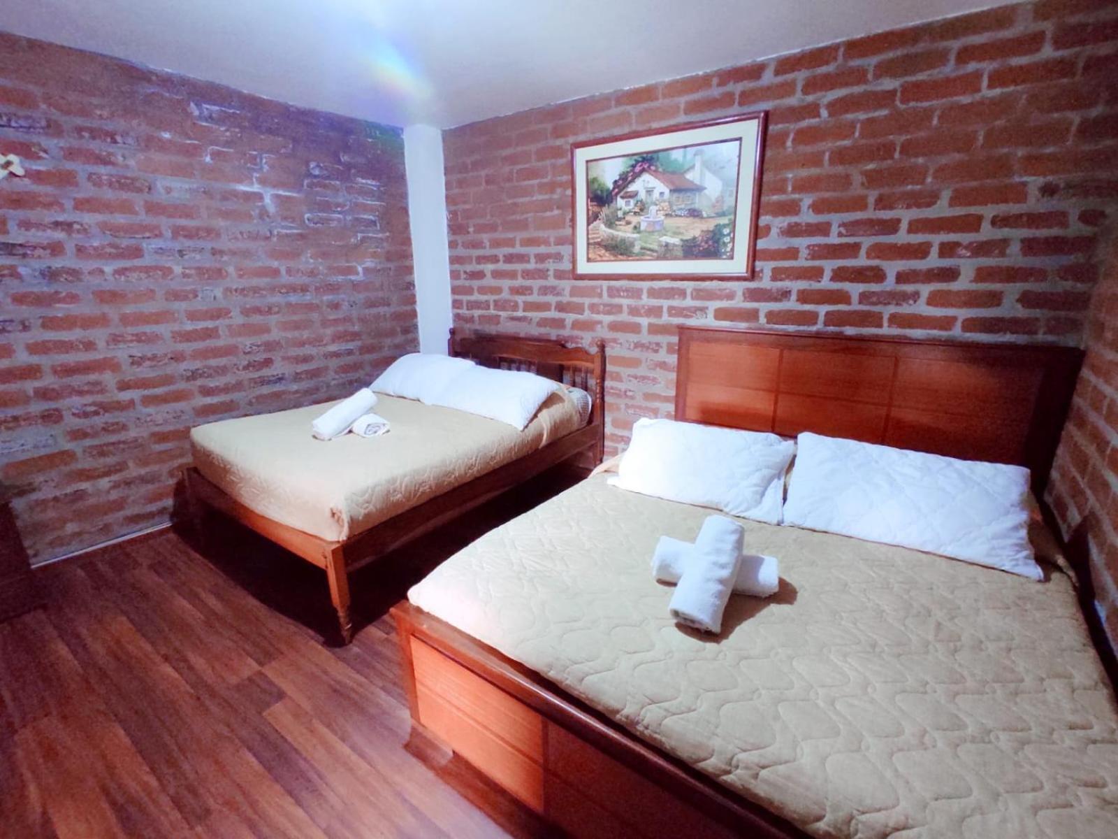 באניוס Hostal Viajero'S מראה חיצוני תמונה